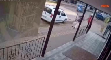 Kaldırımda Yürüyen Kadına Yumruk Atmıştı Tutuklandı..