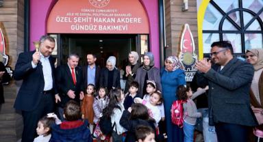 Başkan Toptaş, ilk derste çocukları yalnız bırakmadı..