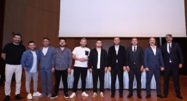 Onikişubat Belediyesi, 'Kazandıran Taktikler'le ünlü hocaları öğrencilerle buluşturdu..