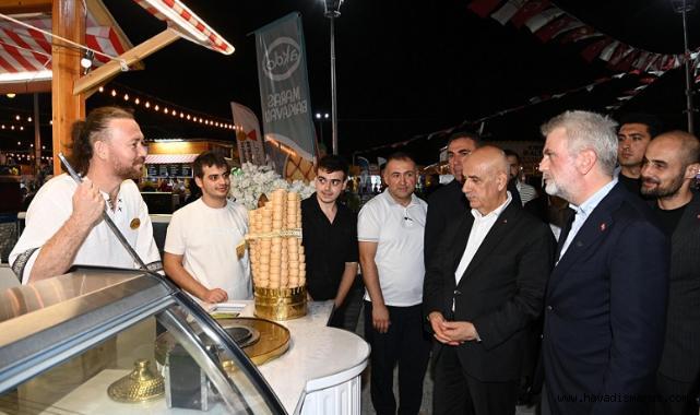 Başkan Görgel, Ağustos Fuarı'nda Esnaf ve Vatandaşlarla Bir Araya Geldi..