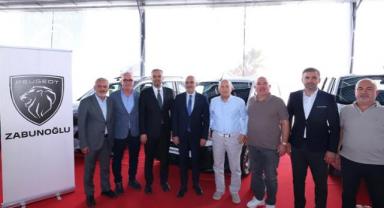 Geçmişin efsane otomobilleri ve geleceğin teknolojisi Auto Show 2025'de görücüye çıktı..