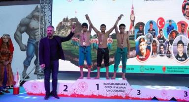 Nefes Kesen Türkiye Kısa Şalvar Güreş Şampiyonası Tamamlandı..