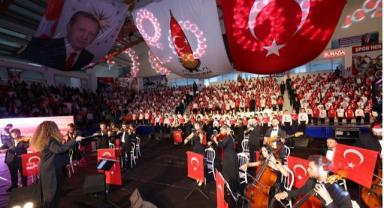 Onikişubat Belediyesi'nden bin kişilik dev koro ile unutulmaz Cumhuriyet Bayramı kutlaması..