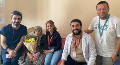 Sağlık çalışanlarından Dünya Yaşlılar Günü’nde Anlamlı Ziyaret..