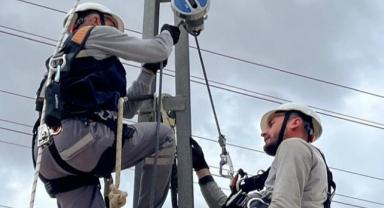 AKEDAŞ’tan Saha Çalışanlarına Yüksekte Güvende Çalışma Eğitimi..