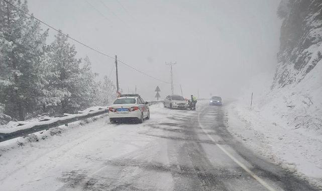 Kahramanmaraş-Kayseri yolu ulaşıma kapandı ..
