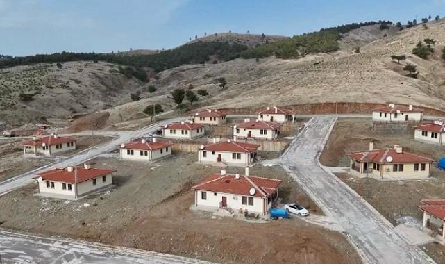 Kahramanmaraş’ta Depremzedeler Tevekkeli Köy Evlerine Yerleştirildi.