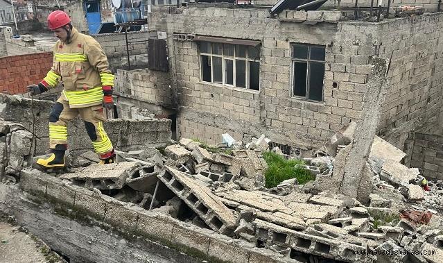 Kahramanmaraş’ta metruk bina çöktü..