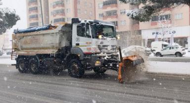 Büyükşehir’den Kar Yağışı Sonrası Arterlere Anında Müdahale..