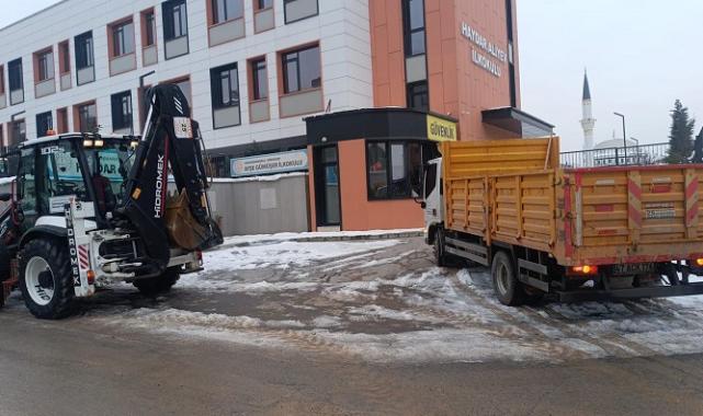 Büyükşehir’den Okul Çevrelerinde Yoğun Kış Mesaisi..
