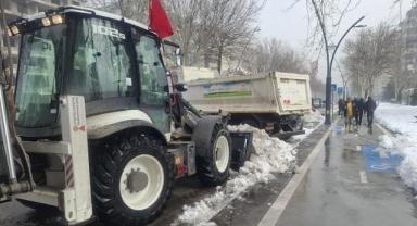 Büyükşehir, Karla Mücadeleyi Sürdürüyor..