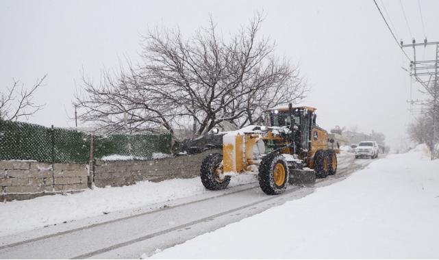Dulkadiroğlu Belediyesi Karla Mücadelede Yoğun Çalışıyor.