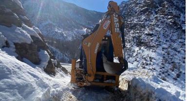 Onikişubat Belediyesi’nin Kırsalda Karla mücadelesi devam Ediyor..