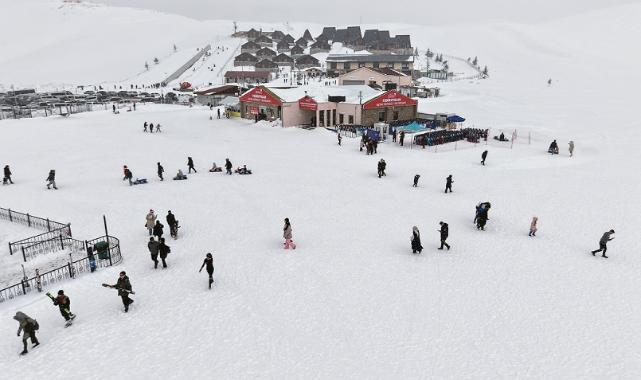 Akdeniz’in Kayak Merkezi Yedikuyular’a Yoğun İlgi..