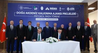 Başkan Toptaş, Bakan Fatih Kacır’ın katıldığı imza töreninde ONİKAD’ın protokolünü imzaladı..