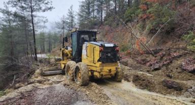 Büyükşehir, Yağışların Oluşturduğu Tahribatları Bir Bir Ortadan Kaldırıyor..