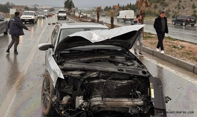  Kontrolden çıkan otomobil ağaca çarptı: 1 yaralı 