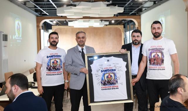 Başkan Toptaş, Efeler Ligi’ne yükselen Onikişubat Belediye Spor ile şampiyonluk yemeğinde buluştu..