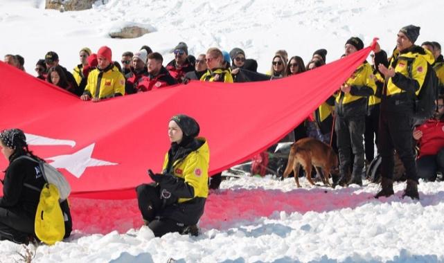 Muhsin Yazıcıoğlu Keş Dağı’nda anıldı..