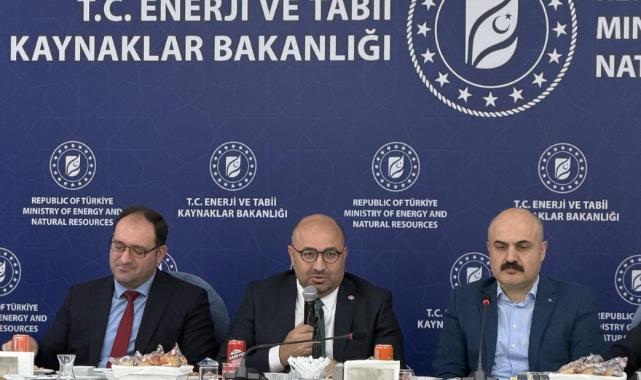Afşinbey Eğitim Vakfı’ndan Ankara’daki Öğrencilere Kariyer ve Burs Desteği..
