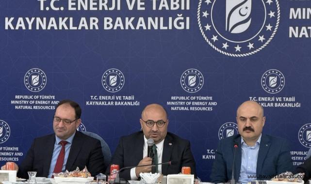 Afşinbey Eğitim Vakfı’ndan Ankara’daki Öğrencilere Kariyer ve Burs Desteği..