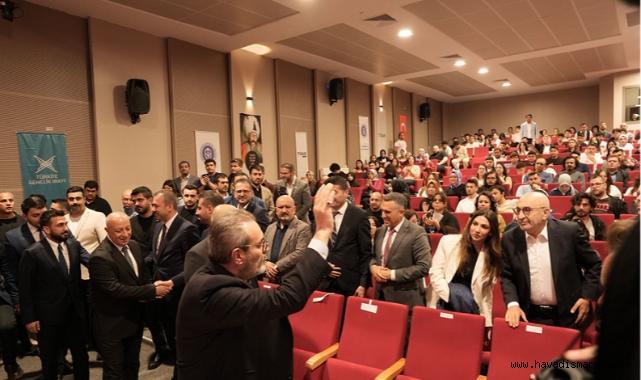 Mahir Ünal İstiklal’de Gençlerle Buluştu..