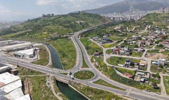 O Cadde Çift Yönlü Olarak Trafiğe Kapatıldı! Alternatif Güzergâhlara Yönelin..