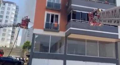 Apartmanda Yangın: 3 Kişi Hayatını Kaybetti..