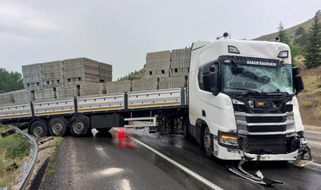 Kahramanmaraş-Göksun Yolunda İki Tır Çarpıştı: 1 Yaralı
