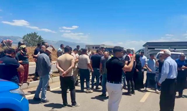 Kahramanmaraş’ta Kaçak Yapı Tepkisi: Batı Köyleri Yolu Ulaşıma Kapatıldı