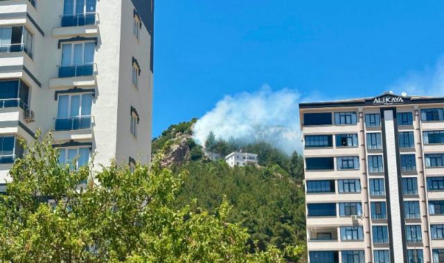 Kahramanmaraş’ta Ormanlık Alanda Çıkan Yangın Söndürüldü