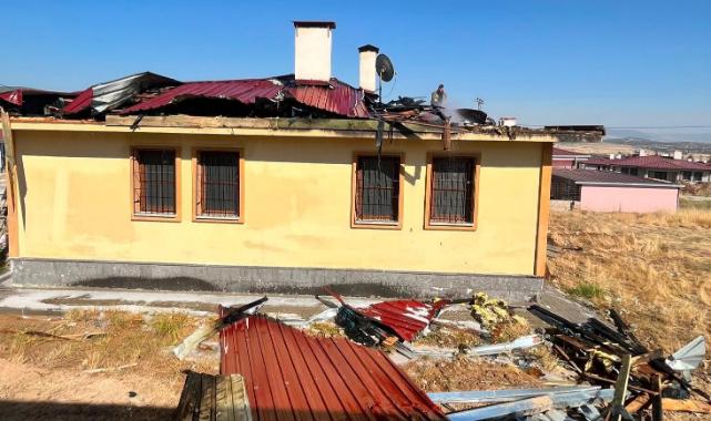 Kahramanmaraş’ta Çatı Yangını Korkuttu