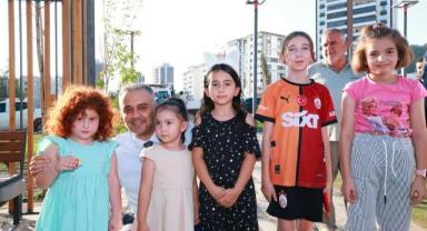 Başkan Toptaş, mahallelerin yaşam kalitesini artıran parkları ziyaret etti..
