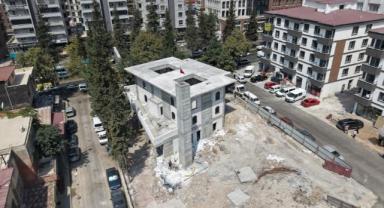 Depremde Hasar Alarak Yıkılan Fatma Gölcü Camii, Hızla Yükseliyor