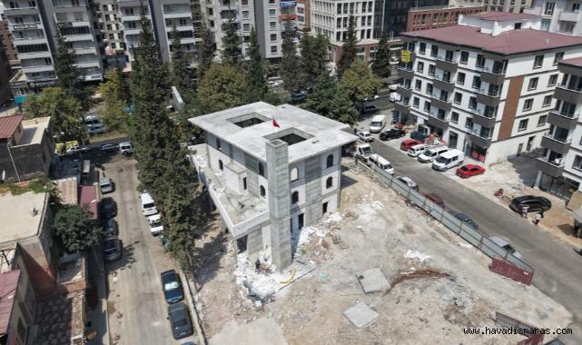 Depremde Hasar Alarak Yıkılan Fatma Gölcü Camii, Hızla Yükseliyor