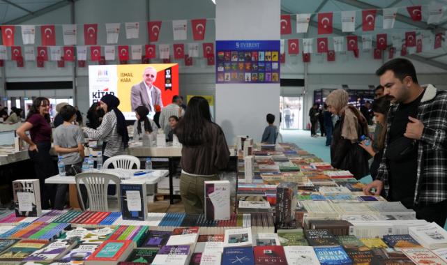 Anadolu’nun En Büyük Kitap Fuarı İkinci Gününde Doldu Taştı