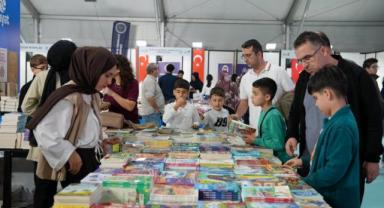 Anadolu’nun En Büyük Kitap Fuarı İkinci Gününde Doldu Taştı