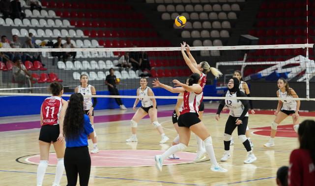 Sultanlarımız, Evinde Antepia’ya Şans Tanımadı 