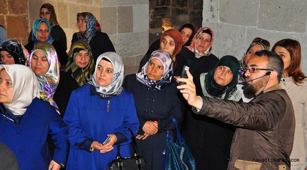 ANNELER ESHAB-I KEHF’DE..