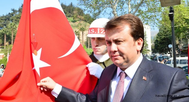 BAYRAK İNDİRİLEMEZ....