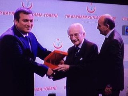 DR. AHMET YENERE BÜYÜK ÖDÜL..