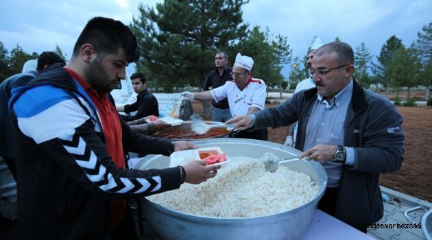 İLK İFTAR RABİA PARKINDA YAPILDI…