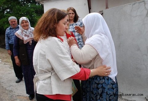KOMUTAN EŞLERİ ZİYARETTE..
