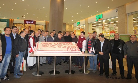 PİAZZADAN GAZETECİLERE 10 OCAK JESTİ..