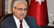 BAYRAĞIMIZIN VARLIĞINI ŞEHİTLERİMİZE BORÇLUYUZ..