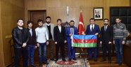 BAŞKAN ERKOÇ’A AZERBAYCAN BAYRAĞI