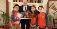 BAŞKANLIK KOLTUĞU GELECEĞİMİZİN TEMİNATI GENÇLERE BIRAKILDI…