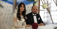 BİR YASTIKTA KOCASINLAR..