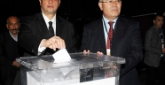 DEMOKRASİMİZİN ZENGİNLİĞİ BUDUR..