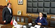 FATİH ERKOÇ KOLTUĞU KAPTIRDI..